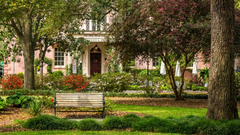 old pink house in savannah